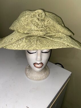 Beautiful Green Dress Hat / Church Hat